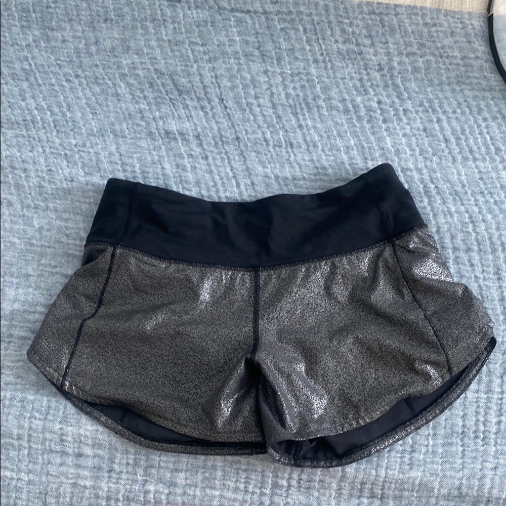 Lululemon 4 in Women's Black and Gray Shorts